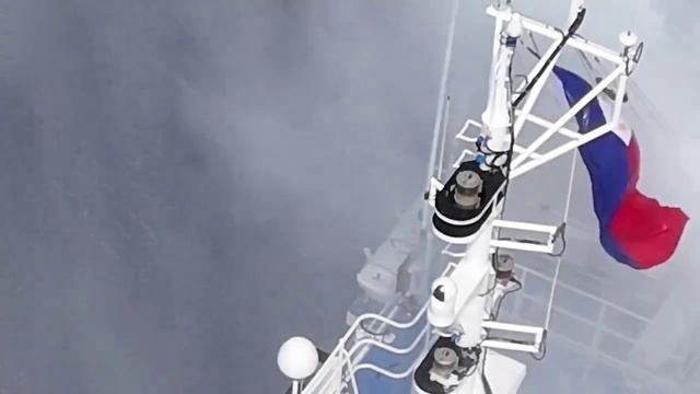 Корабль Береговой охраны Китая отработал водомётом по филиппинским "коллегам" в спорных водах