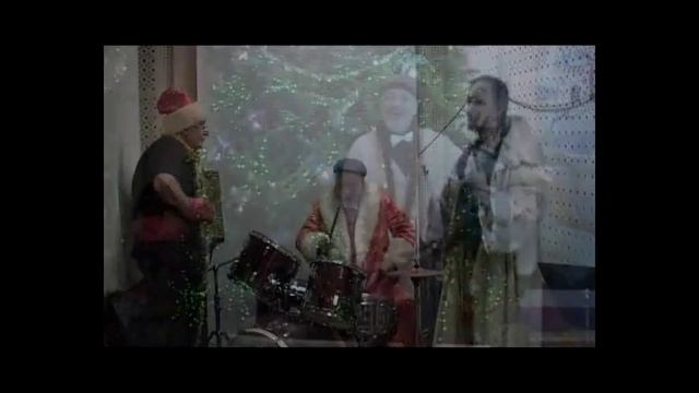 Новогодняя песня-муз. А. Московой-сл. Б. Родин исп. А. Тукиш .avi
