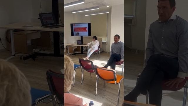 Коуч с болезнью Паркинсона объединяет людей