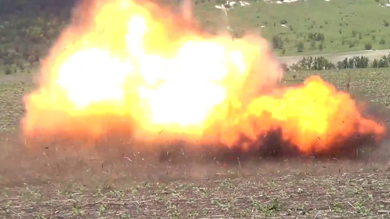 Саперы Южной группировки войск обезвредили в ЛНР упавший украинский БпЛА с боеприпасом