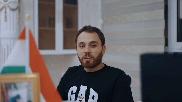 Дар чои кор кор кардан даркор кахр кардан даркор нест