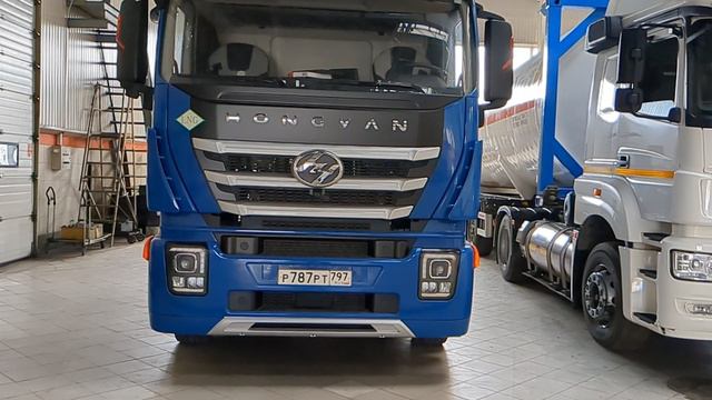 Saic Iveco Hongyan LNG VS Kamaz Neo2 LNG