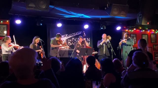 Tum Balalaika - Ezekiel's Wheels Klezmer Band feat. Eden MacAdam-Somer