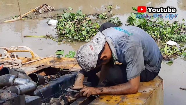 Chìm phà xáng múc KOBELCO-SK04 - Chỉ trong nghề mới thấu hiểu.