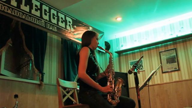 Копия видео Britney Spears Everytime (sax)