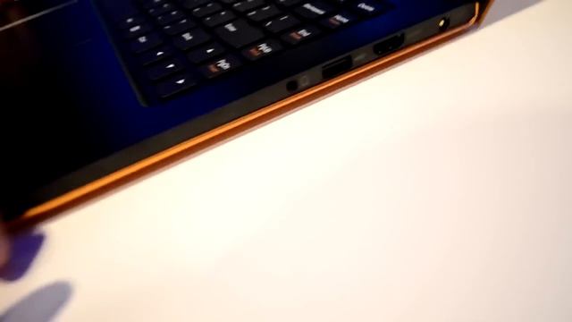 Самый плоский ноутбук Lenovo IdeaPad U300S Ultrabook