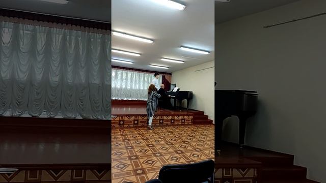 В.А.Моцарт Менует Ре мажор., М. Скорик Мелодія. виконує Підгорний Владислав