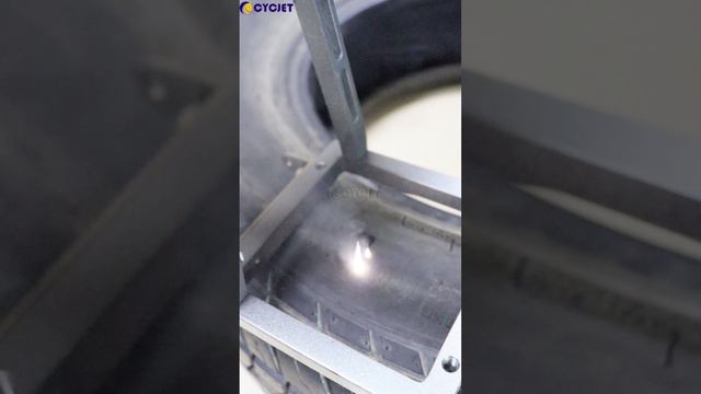 How to DIY mark company logo on tire by CYCJET New Type M20 Handheld Laser Engraving Machine