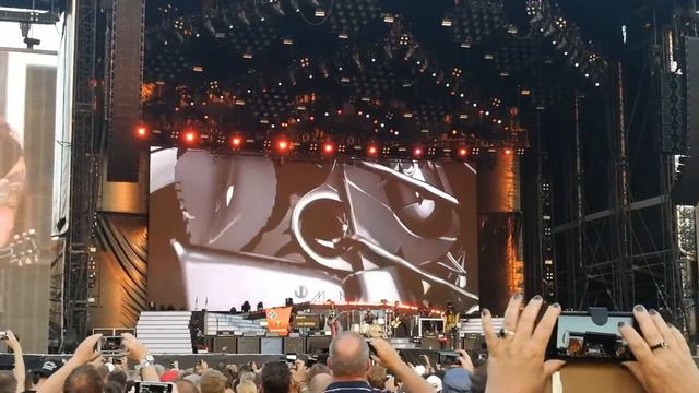 Guns n Roses - Slash guitar solo / The godfather theme/Sweet child o mine Nijmegen 4.7.2018