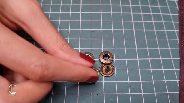 Кошелек из натуральной кожи.