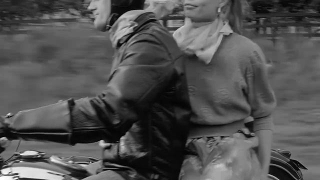 Береги свою косынку, Татьяна (1994) - Деревянные киты