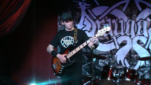 Виктор Ходяшев - BASS саундчек 10.11.12 клуб 7 холмов
