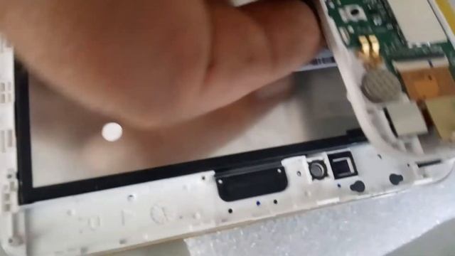 Не работает шлейф на планшете.