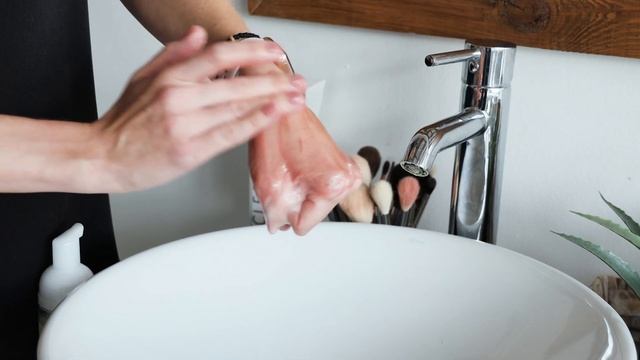 Пенка для мытья рук и косметических кистей "ALL CLEAR" PROMAKEUP laboratory