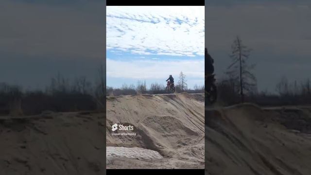 Падение на новом Holeshot.