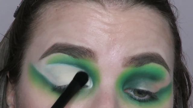 GREEN SMOKEY NEGATIVE SPACE