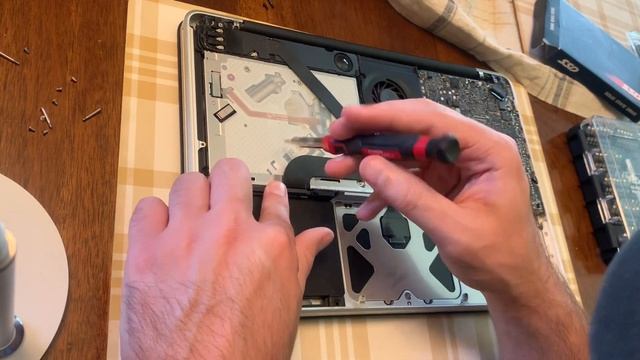 2012 Apple MacBook Pro Upgrade in 2023 (HDD to SSD and New Battery)