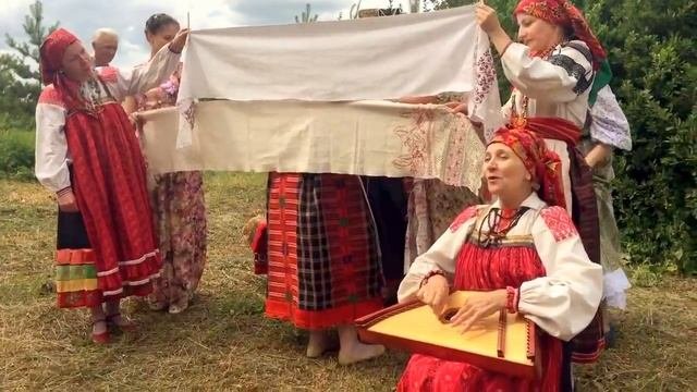 Свадебный обряд «Повивание»