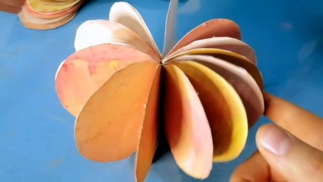 0Осенние поделкиcrafts.Тыква из бумаги.Листья.We do it with kids. Тема и Катя.Делаем с детьми.