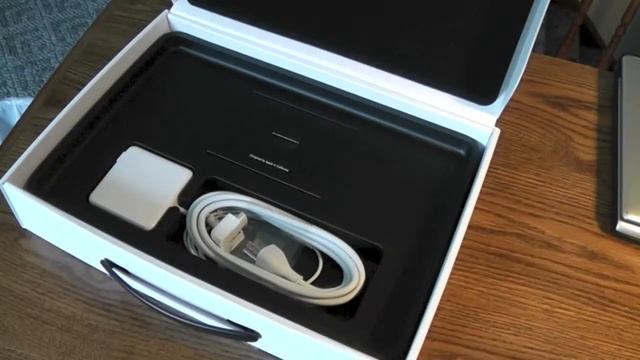 Unboxing: Late 2012/Early 2013 15 inch Macbook Pro