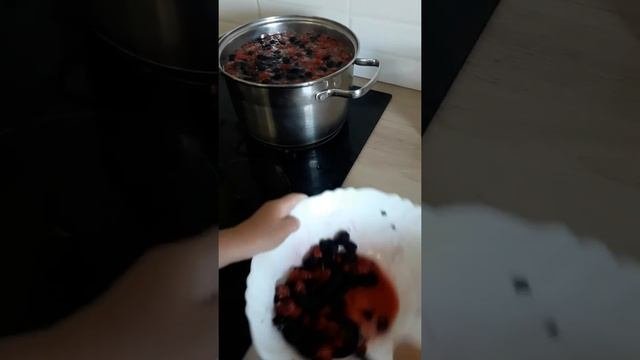 Електрична поверхня ELECTROLUX EHH96240IK і варіння компоту на ній