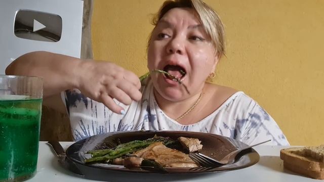 МУКБАНГ ? ОПЯТЬ ЖРУ ? СПАРЖА С МЯСОМ ЭТО ЧУДО ?MUKBANG ? FILETE CON ESPÁRRAGOS ? ME ENCANTA COMER?