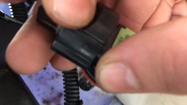 Changing 2016 Toyota Sienna Head Light