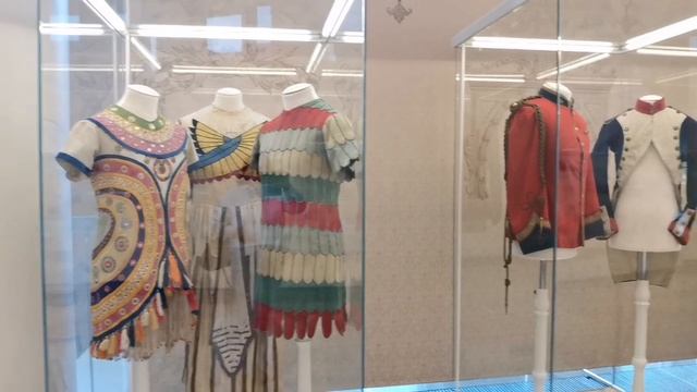 Выставка сценического костюма XIX-нач. XX в. "Наследие" в фойе Мариинского театра-2