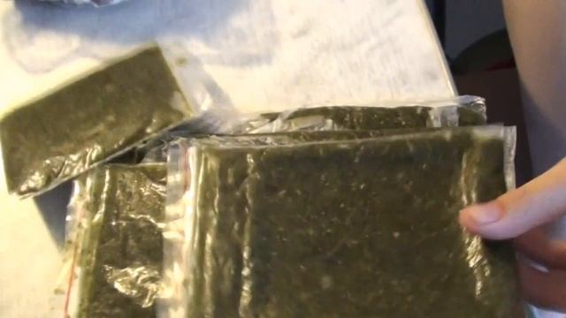 Полкило супер корма для рыбок за 150 рублей из магазина "Магнит"