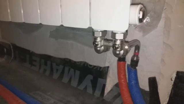 Установка радиаторов zehnder и rifar в новостройке. Система защиты от протечек.