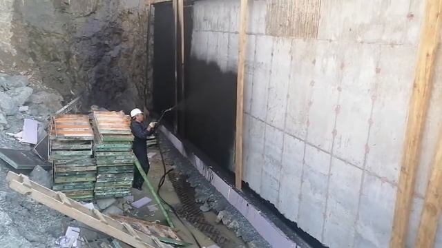 г. Владивосток ,ул. Державина , гидроизоляция фундамента МКД(1)