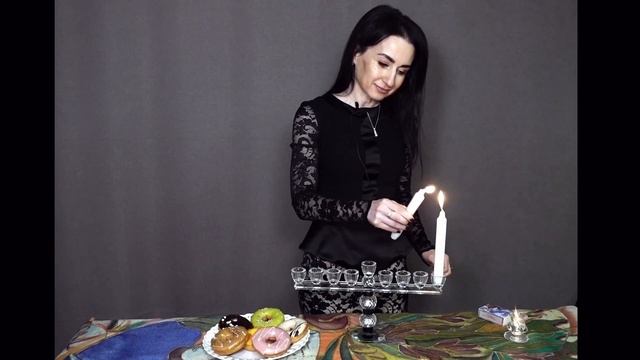 Ханука. Первая свеча. Руководитель социального центра “Хесед” Рижской еврейской общины Сабина Граце