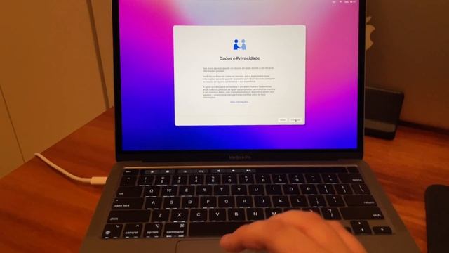 Unboxing Macbook Pro M1