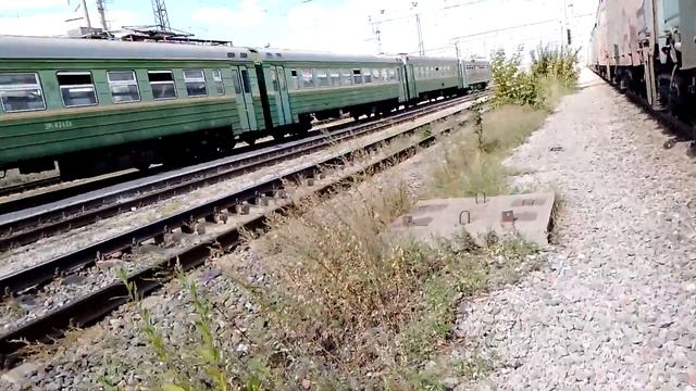 ЭТ2-017, ЭР2К-1082, ЭР2Т-7236 и ЭР2К-626 - моторные и прицепные вагоны идут в последний путь.