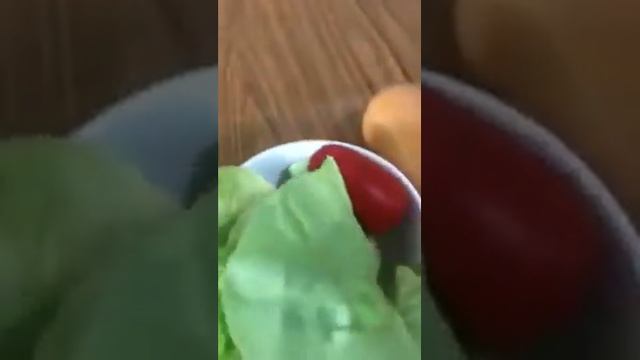 Poesía "Qué disparate se mató un tomate"