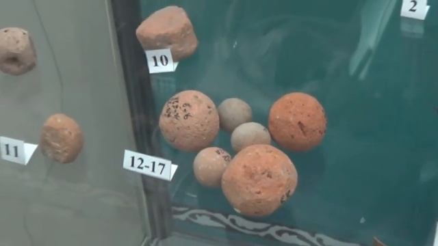 Игральные шарики XIV в в музеях Петропавловской крепости и Азова
