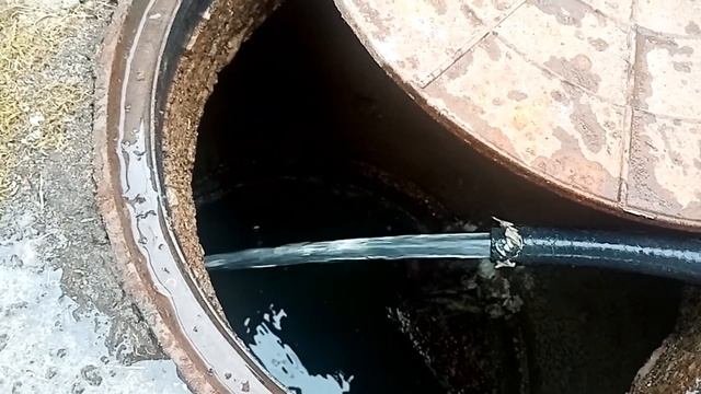Ручное гидро-бурение. Бурение абиссинки. 2 скважины в один день.
