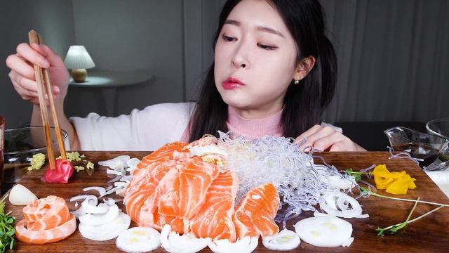 ASMR MUKBANG | 파리피플 🥳 연어케이크! 🎂 연어덮밥 옆어회 연어국수 먹방 SALMON CAKE FOR MY BDAY♡ SASHIMI, NOODLE, RICE BOWL