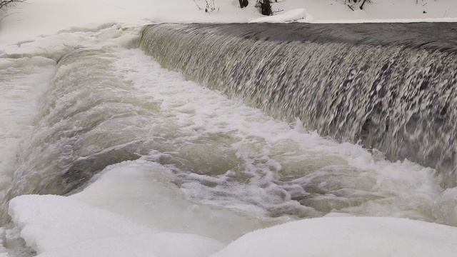 Зимний водопад на речке #shorts