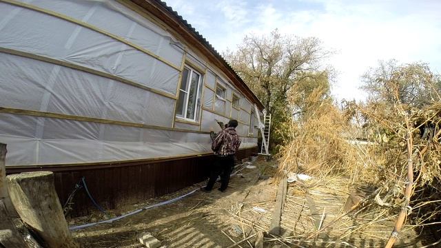 Утипление жидким пенопластом.