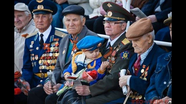 В октябре россиянам поднимут пенсии