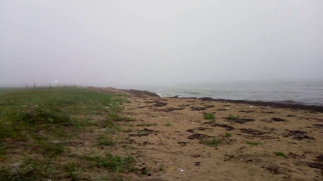 Пляж в п. Славянка в середине июня