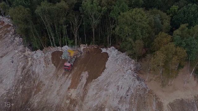 ГБУ Ритуал свозит тонны мусора на территорию кладбища