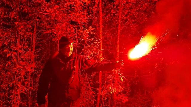 Защита от медведя и диких животных в лесу в пешем походе через хребет Березовый