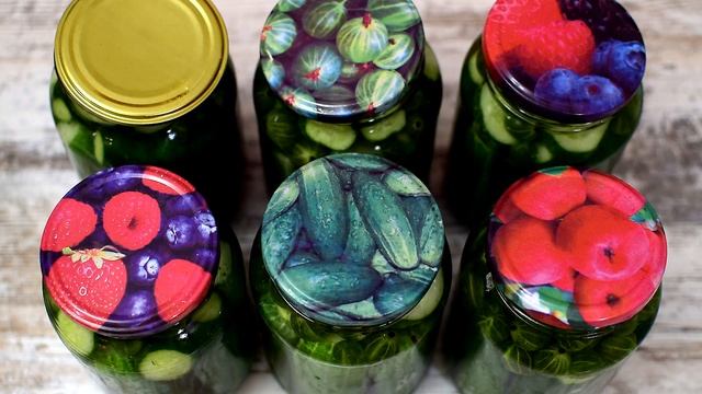 Хрустящие маринованные огурцы с крыжовником на зиму. Семейный рецепт.