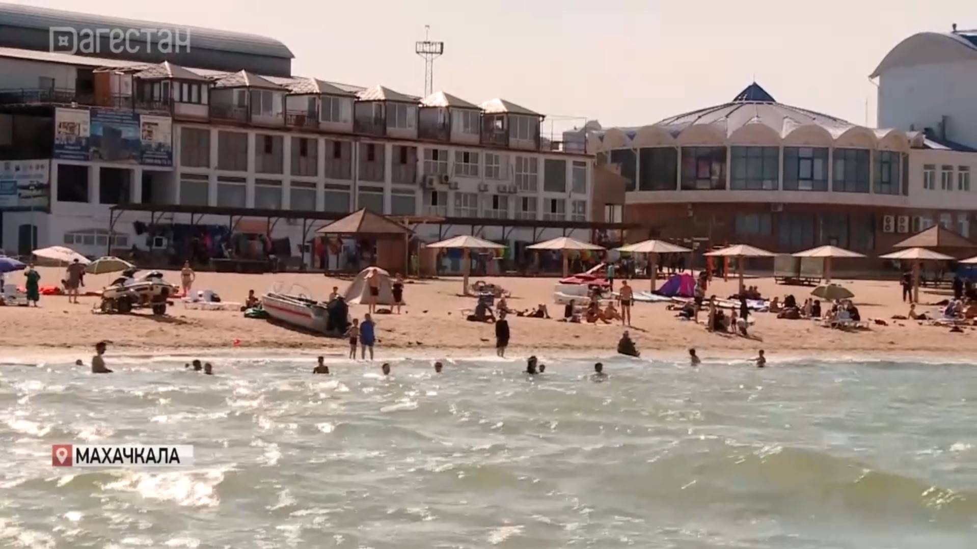Сотрудники МЧС и транспортной полиции провели рейд по пляжам Дагестана