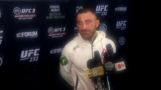 Alex Volkanovski eyeing title after Mendes knockout