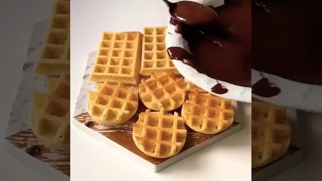 Вафли с фруктами