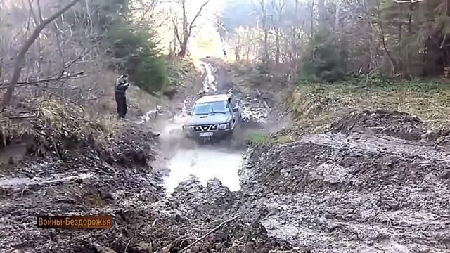 Nissan PATROL против Mitsubishi PAJERO Hard Hill Climb Racing _ Внедорожник по БЕЗДОРОЖЬЮ 4x4