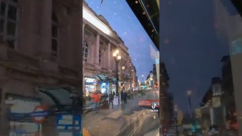 Едем на автобусе по Пикадилли площади/Piccadilly circus #shorts